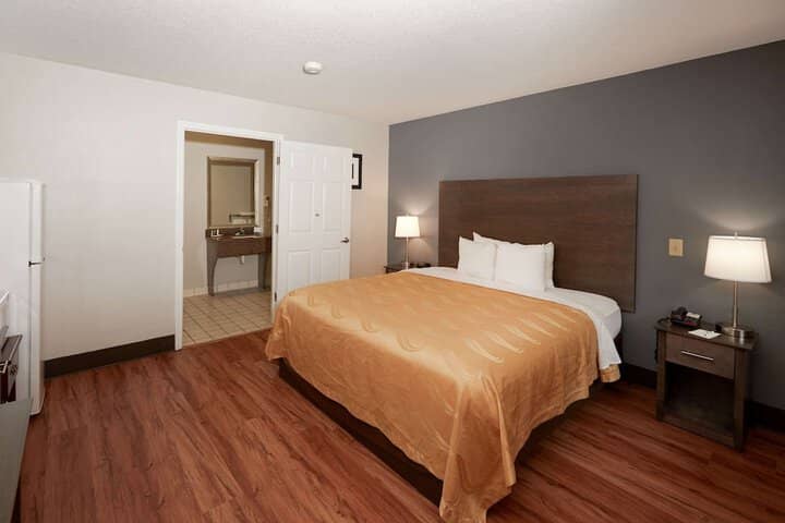 Room 9 of 30