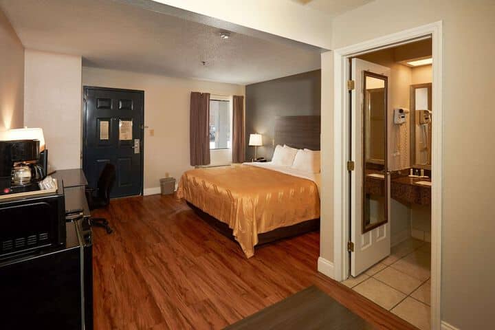 Room 19 of 30