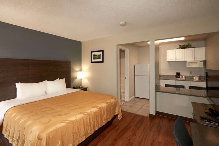 Room 11 of 30