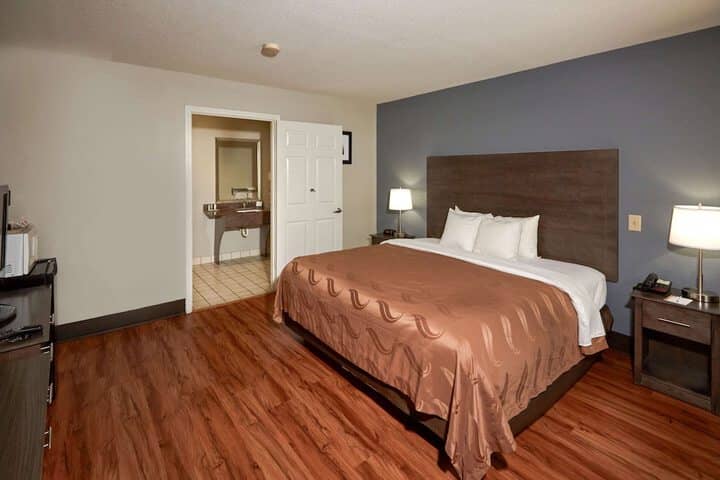 Room 8 of 30